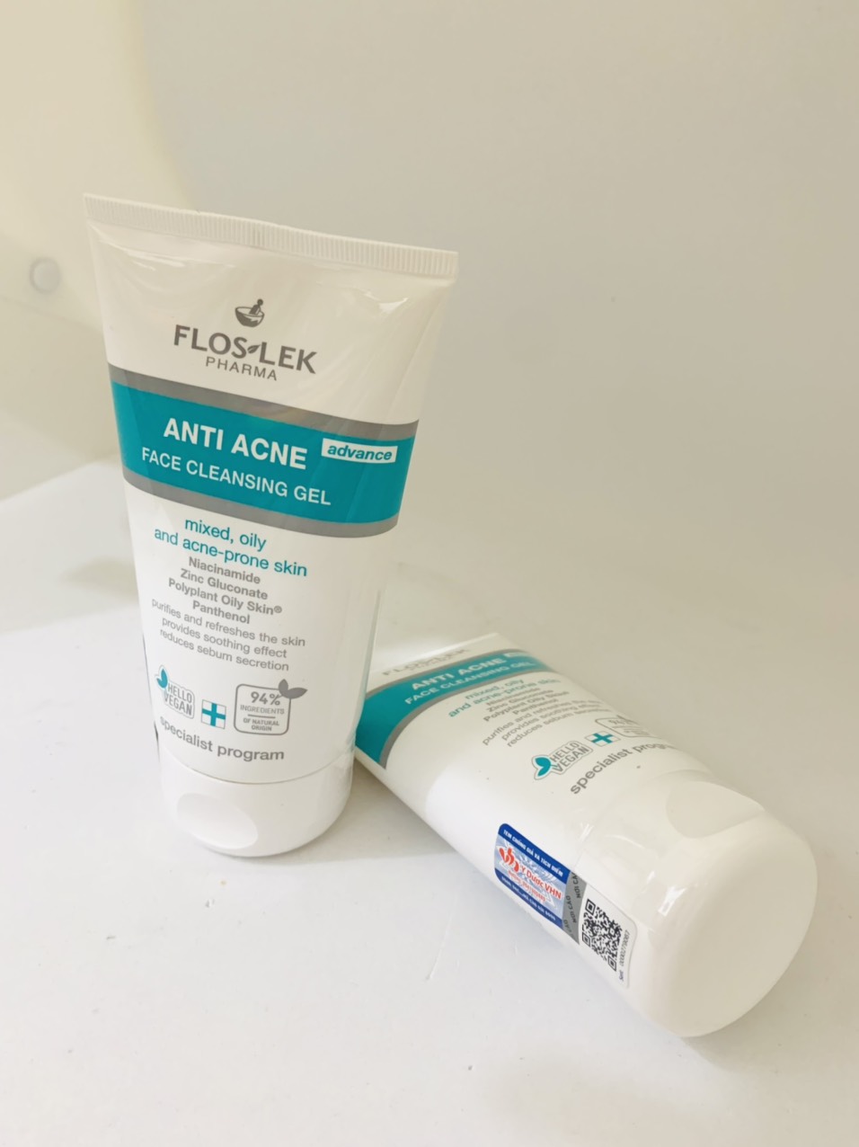 Sữa Rửa Mặt Floslek Dạng Gel Cho Da Dầu Mụn Anti Acne Bacterial Face Cleansing Gel 125ml