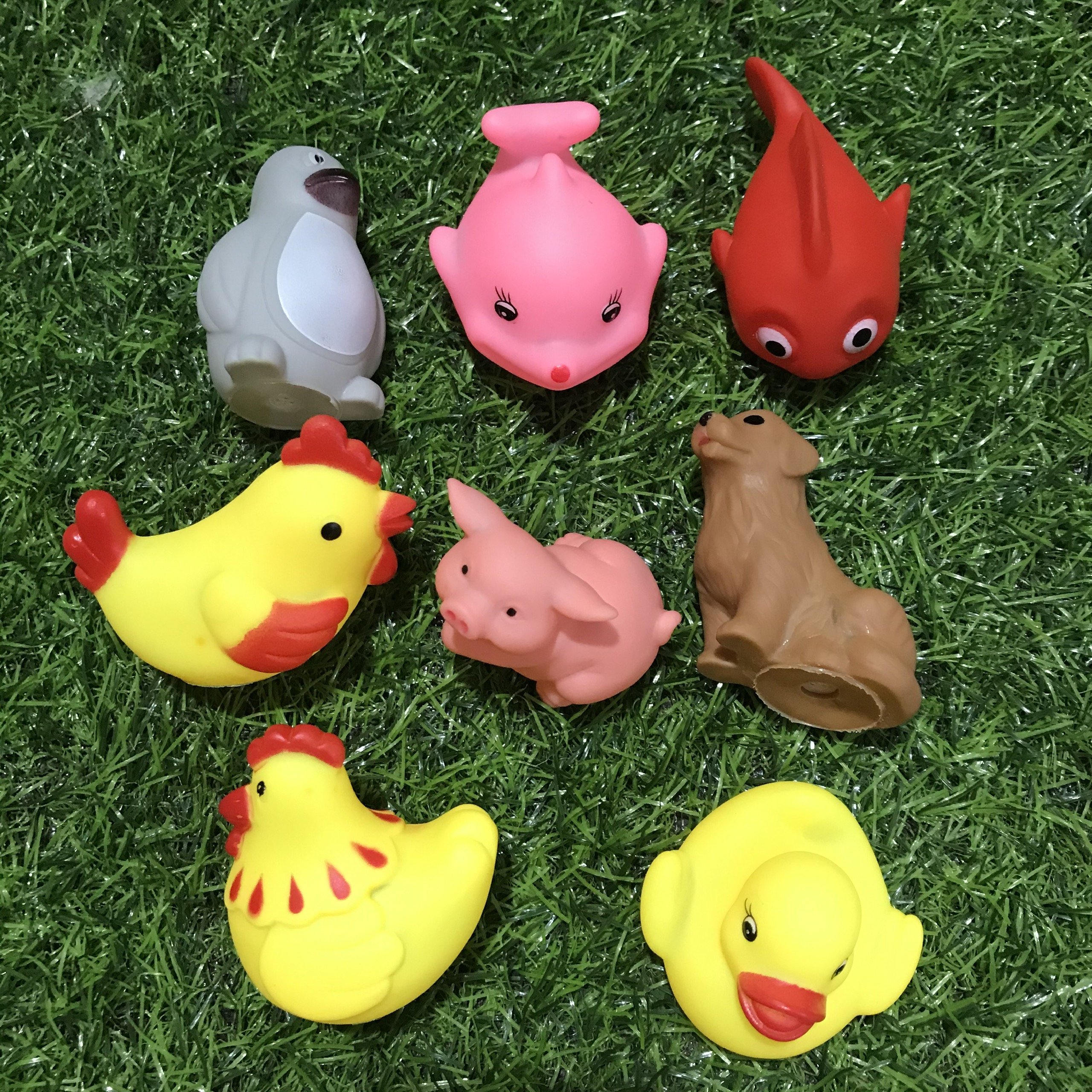 Túi 12 con thú xinh xắn nhiều màu có còi kêu chút chít thả nhà tắm - Đồ chơi nhà tắm - Vịt thả bồn tắm Smart Baby