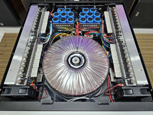 Đẩy 4 kênh BW K80 plus nguồn khủng 1000w/kênh có chống chập dây loa