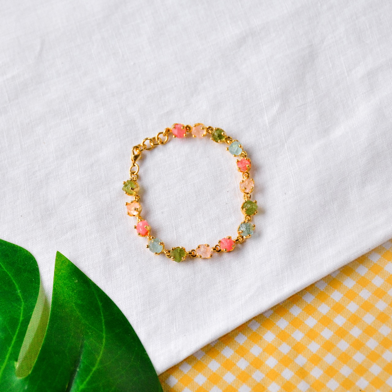 เครื่องประดับ Rock Me Jewelry รุ่น Tiny stone bracelet กำไล ทองเหลือง ประดับพลอย (Customized 15 Days) ราคา 1,890 บาท*ส่งฟรี