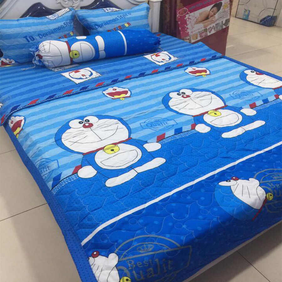 Bộ chăn ga 5 món doremon,tam giác ghi,cúc trắng 1m8x2m
