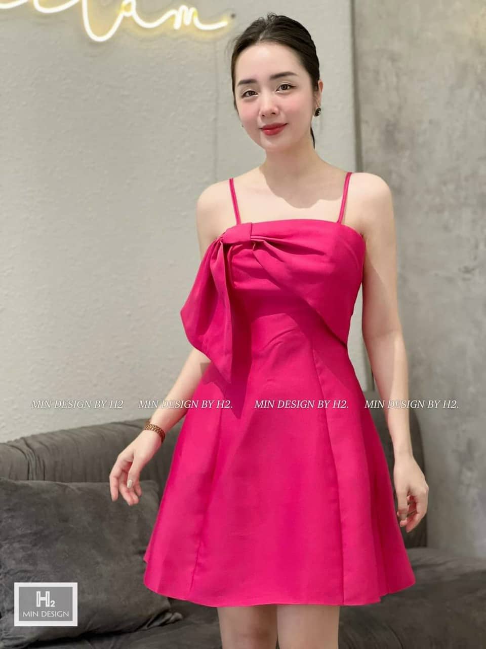 Đầm Nữ Thắt Nơ Siêu Sành Điệu 2 Dây Trễ Vai Dáng Xòe Sang Trọng Thời Trang SUNI