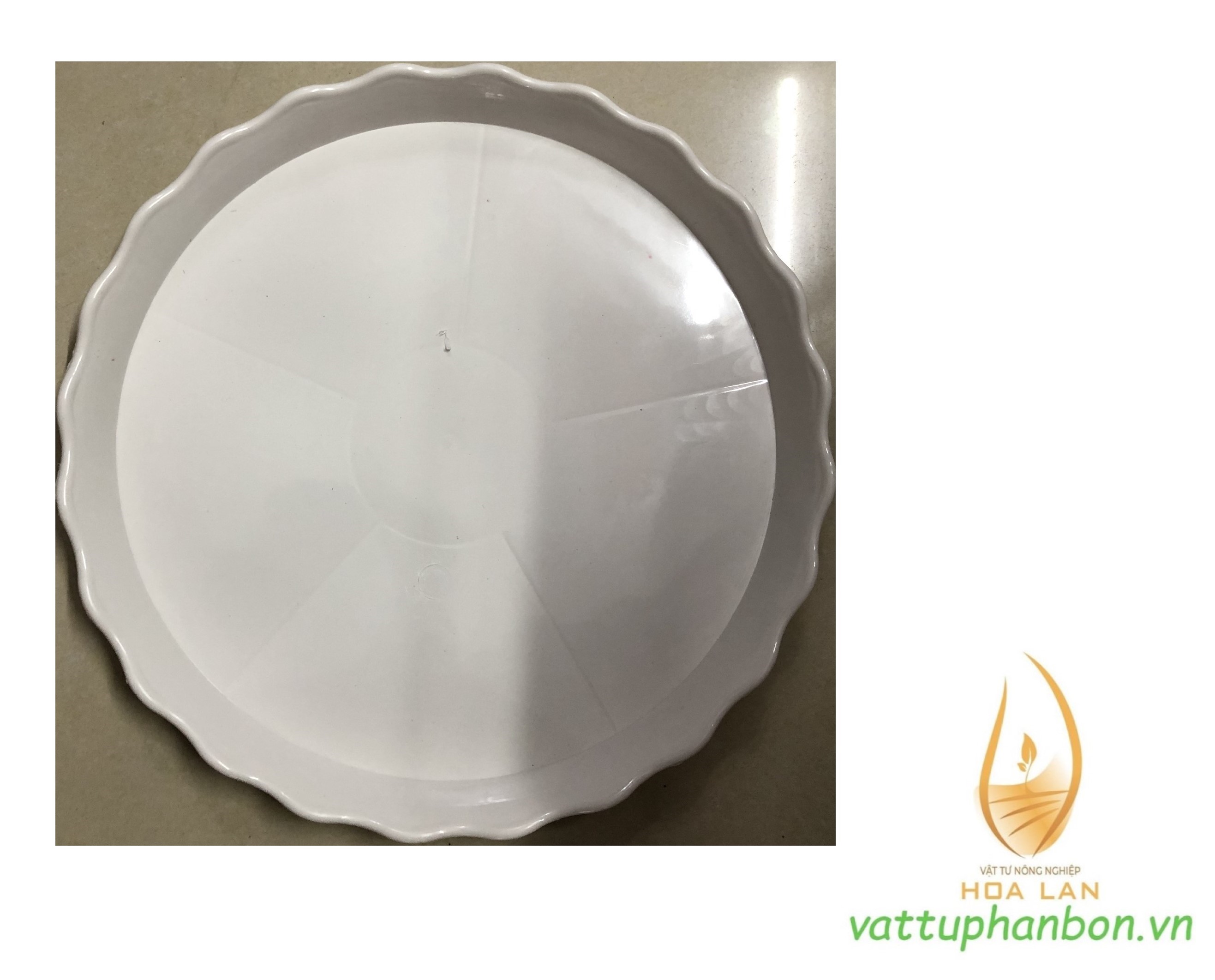 Đĩa lót chậu tròn khía phi 33cm - #052c#