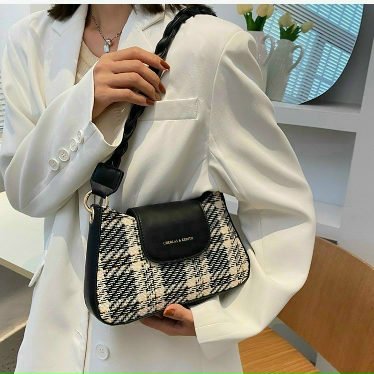 Túi Xách Nữ Thời Trang Charles & Keith Quai Xoắn