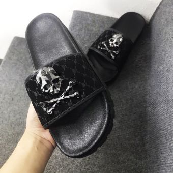 Dép  quai  ngang  đầu  lâu  đế  cao