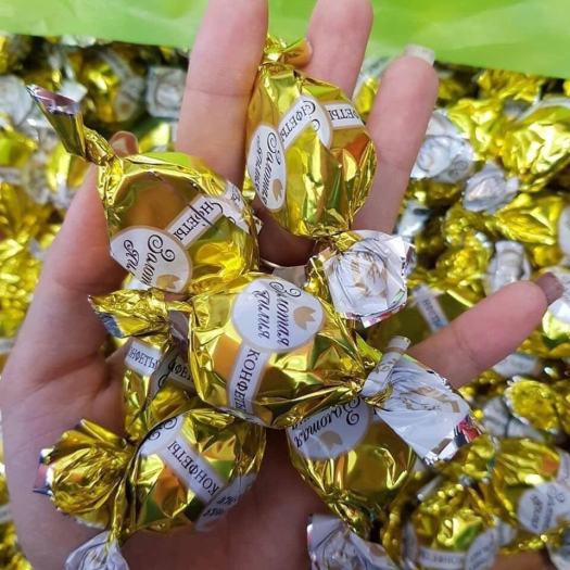Kẹo socola bông huệ vàng Nga