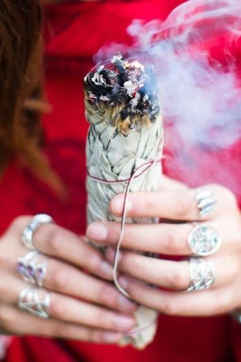 Bó lá mix lá xô thơm trắng và "cây thánhin White Sage + Yerba Santa Smudge Incense 3"-4in Bundle