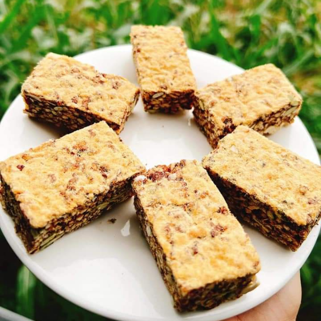 Thanh gạo lứt chà bông, thanh gạo lứt ngũ cốc ăn kiêng hỗ trợ giảm cân, giòn ngon 250g
