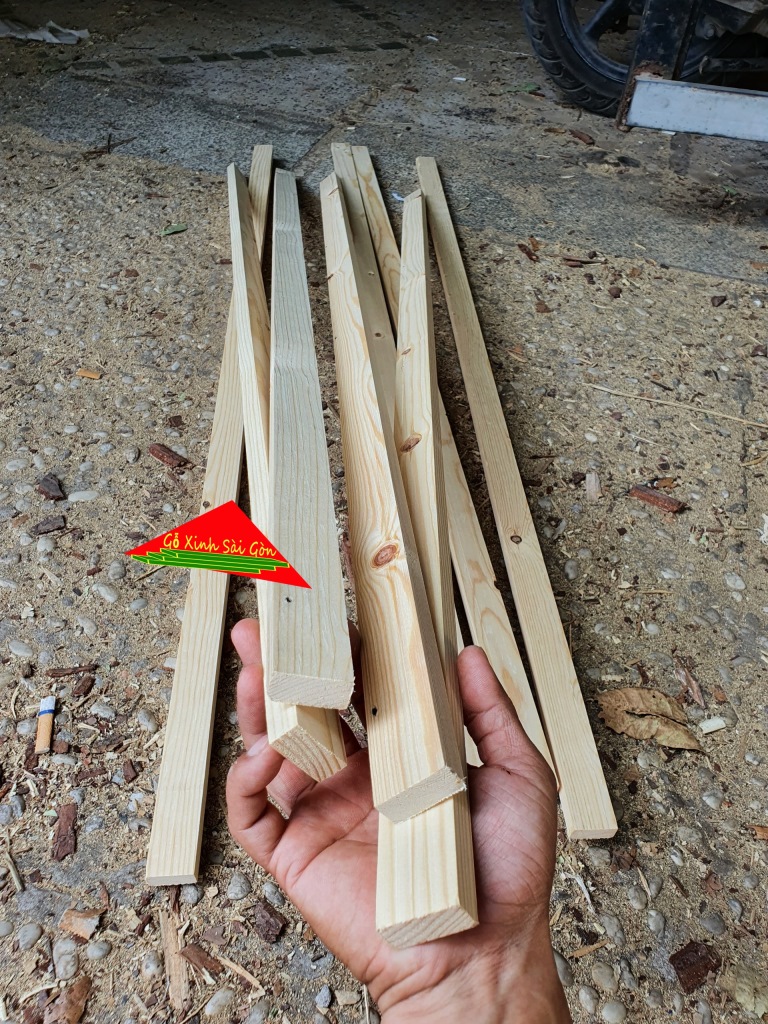 Thanh gỗ thông pallet rộng 4cm,dài 1m,dày 1.3cm dùng đóng thùng pallet, trang trí ngoài trời,làm khung sườn,thanh nẹp