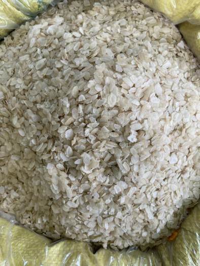 Cốm dẹp ?trắng loại to dày, ngon và thơm (cốm làng vòng món quà của tuổi thơ) - không màu