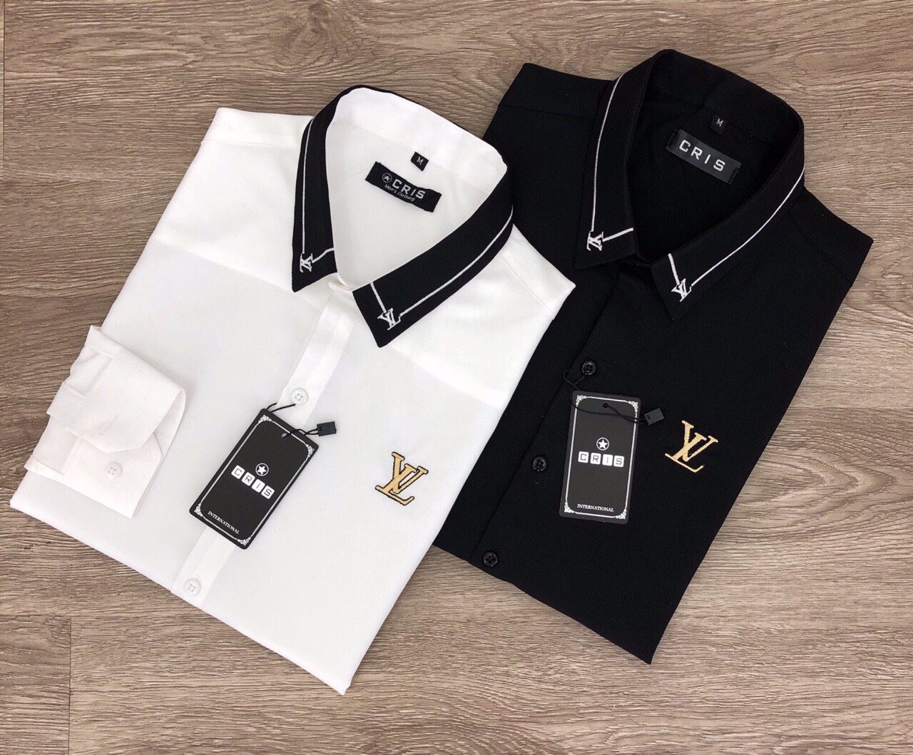 ÁO SƠ MI NAM DÀI TAY CỔ BẺ THÊU HOẠ TIẾT