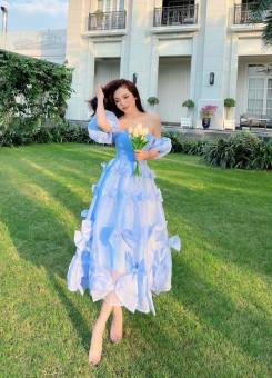 Đầm xòe đính nơ tay phồng cổ vuông có mút