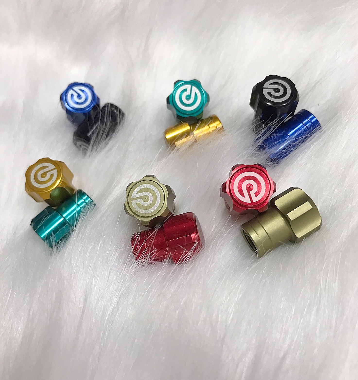 Van vòi nhôm Phay Logo màu cực đẹp
