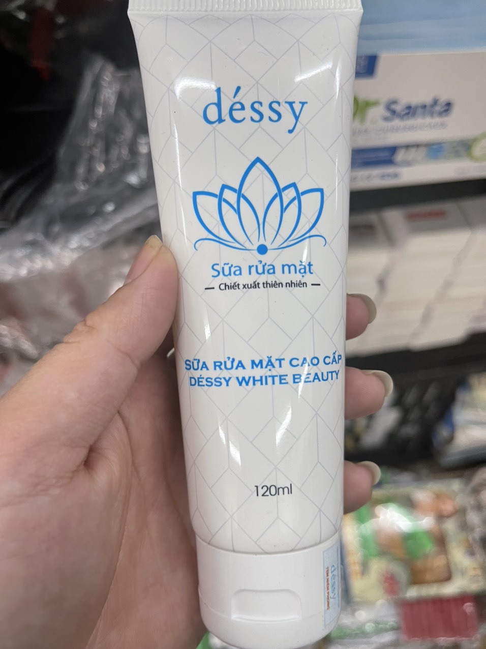 Sữa rửa mặt cao cấp Dessy 120ml