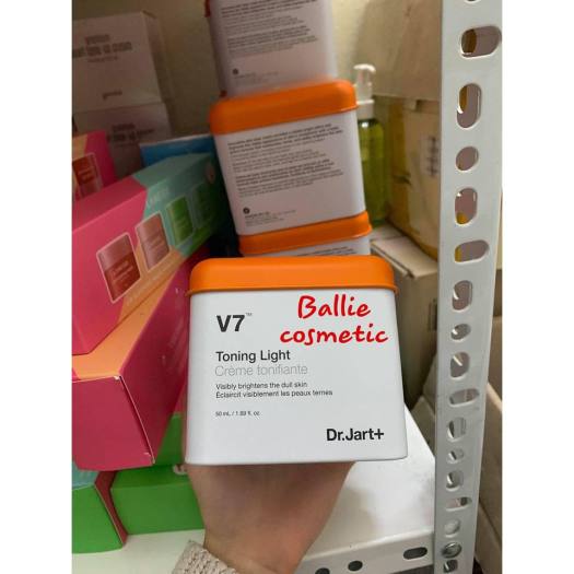 Kem dưỡng trắng da V7 Toning Light