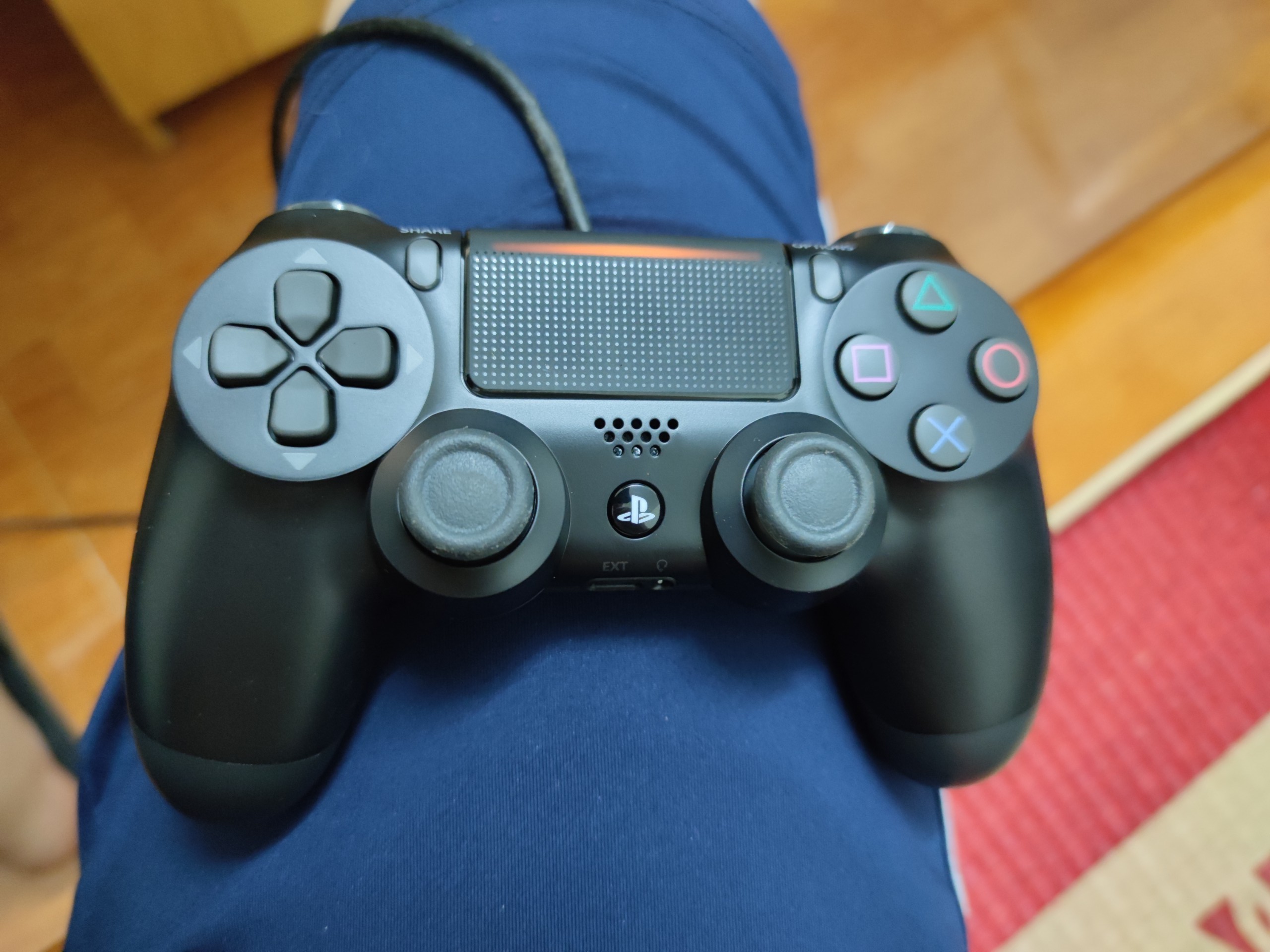 Tay cầm chơi game Dualshock 4 bản mới