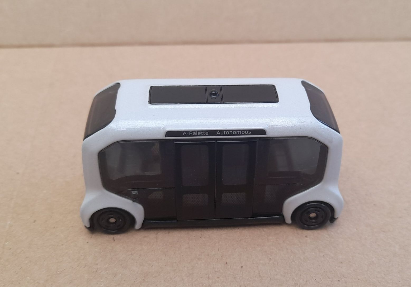 Xe mô hình Tomica (CH) - Xe Bus - Autonomous chở khách trong sân bay giá rẻ cho bé hay sưu tập