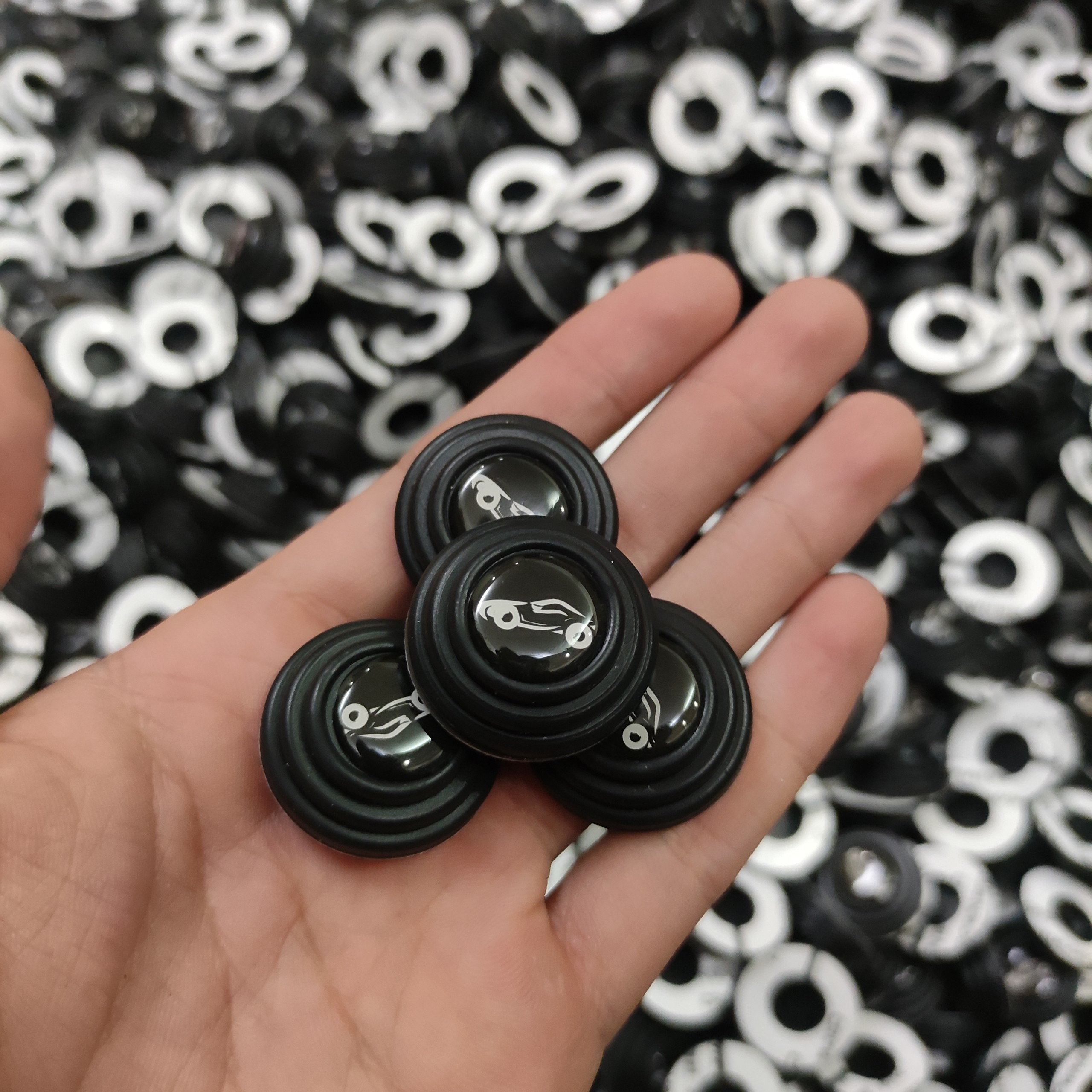 Combo 16 đệm nút cao su giảm chấn cánh cửa, capo, cốp xe ô tô, núm đệm silicon chống va đập giảm tiếng ồn bảo vệ cửa