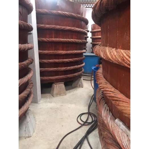 01  thùng nước Mắm cá cơm Hương Biển  loại 30 độ đạm 6 chai x 500ml = 3 lít