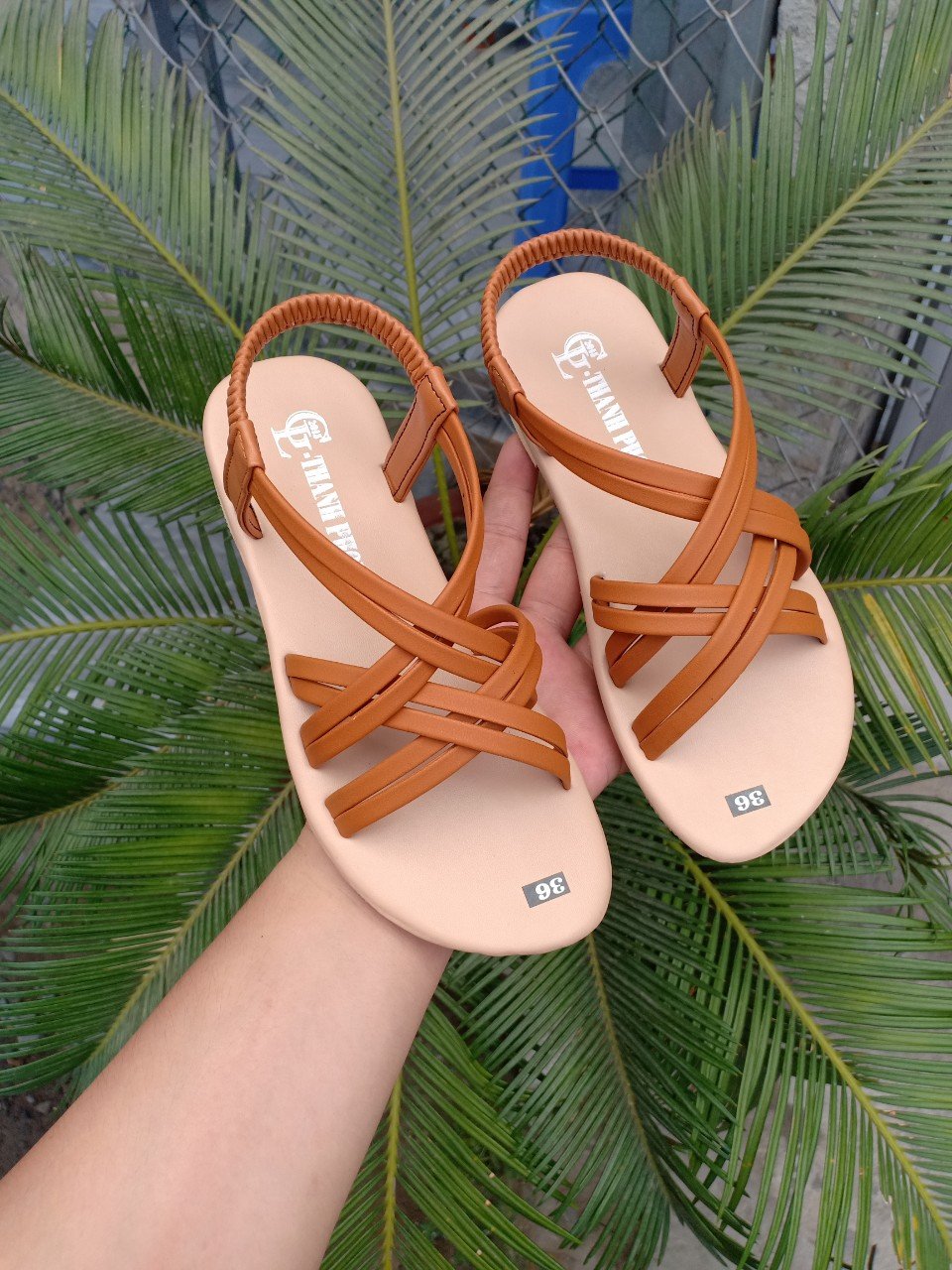 Giày sandal nữ đế bệt nhiều dây có size lớn 41