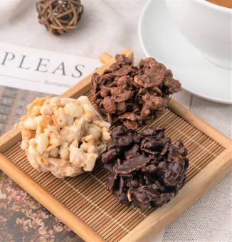 chocolate crispy viên -socola hạt ngũ cốc - Pave glace chocolate ( 3 Vị socola đen socola trắng socola sữa)