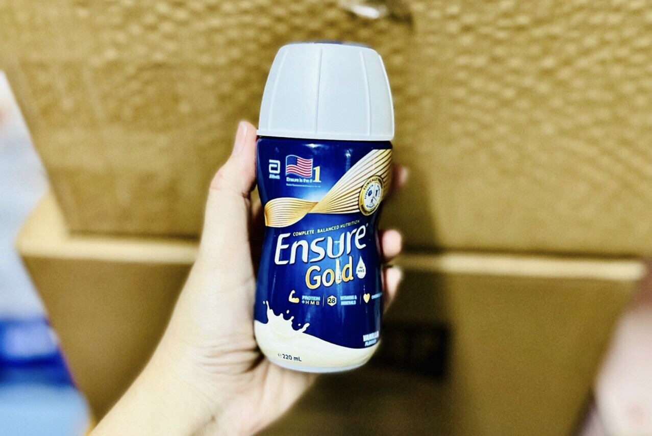 THÙNG SỮA NƯỚC ENSURE GOLD VỊ CHOCOLATE/ VANI 220ML 24 chai