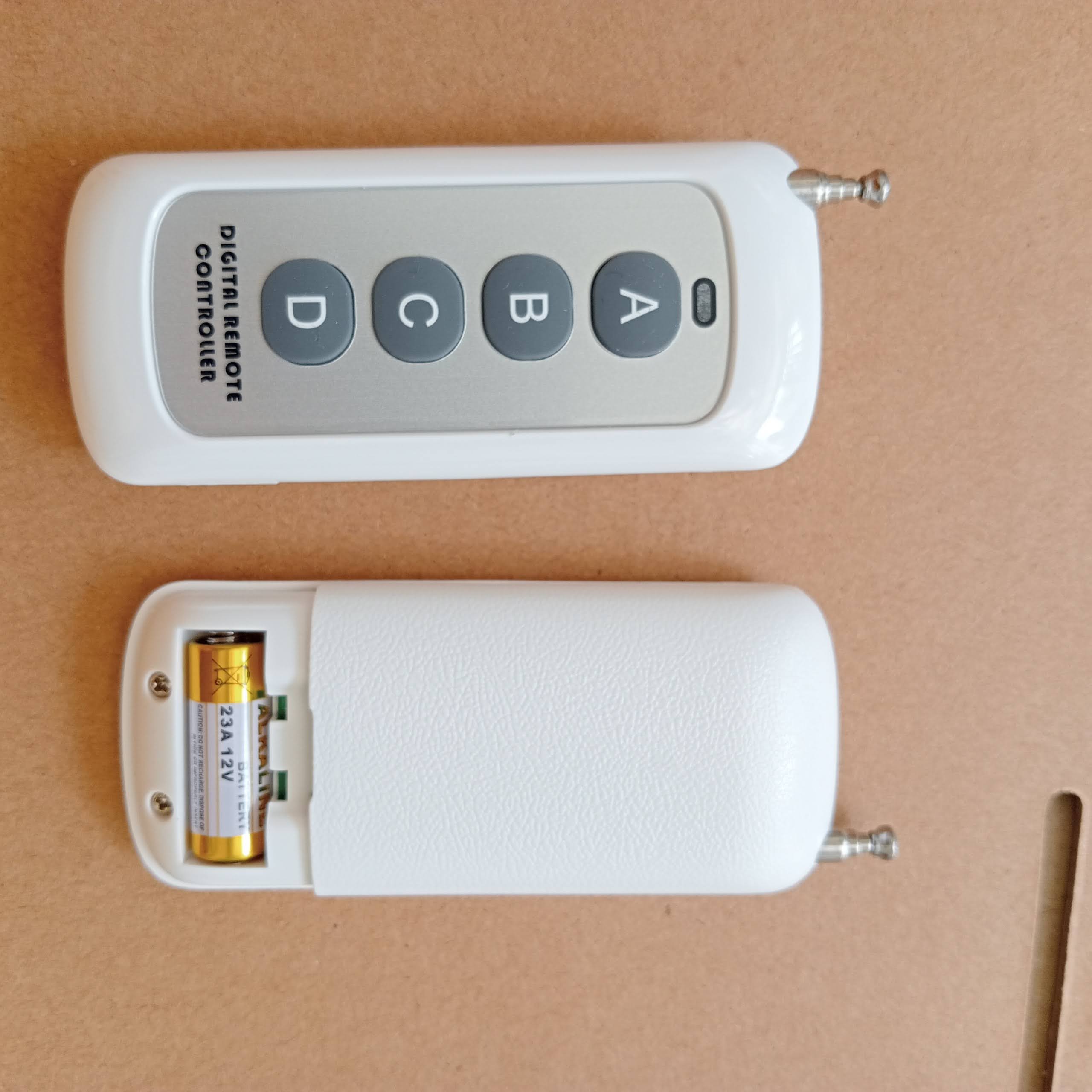 E4 - tay remote điều khiển từ xa 4 nút, kèm pin