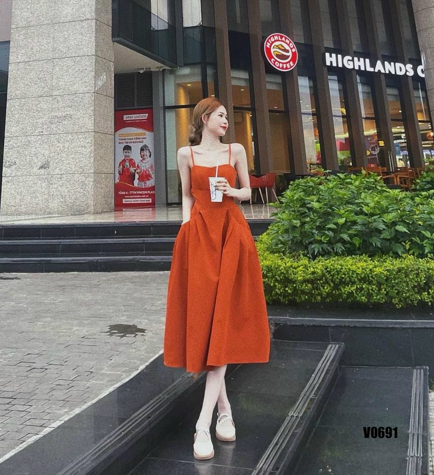 Đầm maxi xoè 2 dây - chất liệu lụa có mút - thiết kế đơn giản , nhẹ nhàng