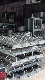 máng tập ăn cho heo