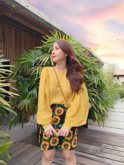 SÉT VÁY ÁO VÀNG CHÂN VÁY HOA MẶT TRỜI