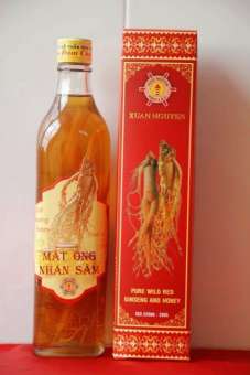 Mật Ong Nhân Sâm Xuân Nguyên chai thủy tinh chai 500ml gồm 250gr nhân sâm + mật ong rừng